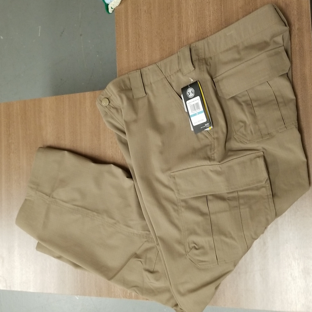 Under Armour XStorm cargo pant NWT women's sz. 16